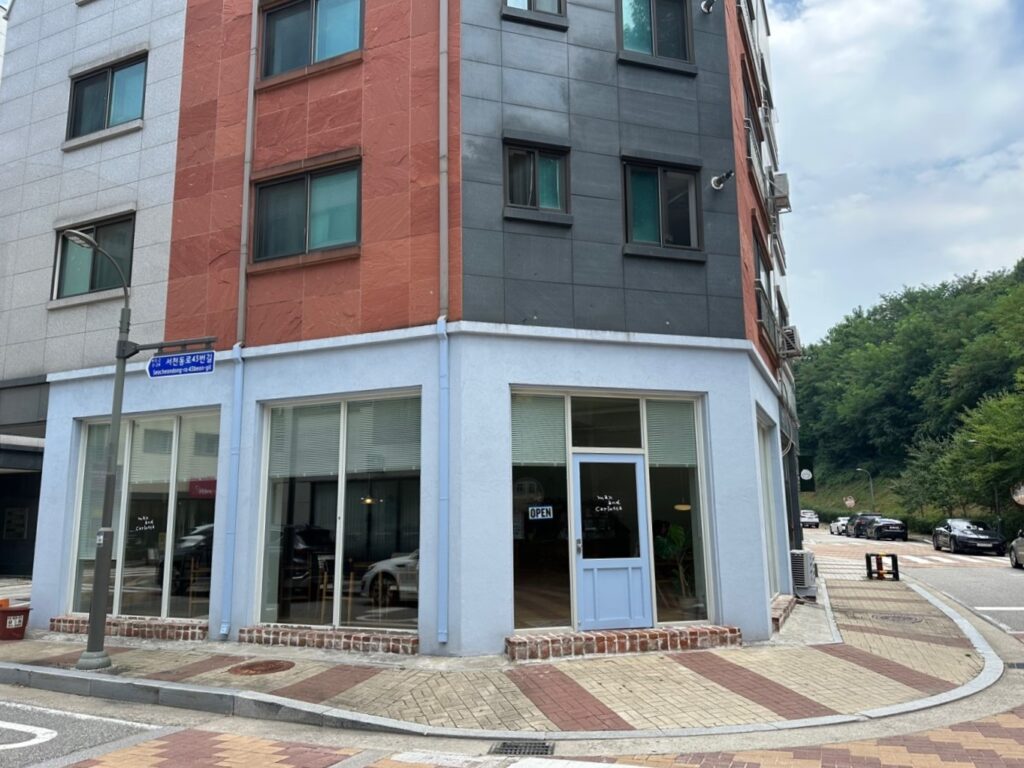 맥스와 카를로타 외관 전체