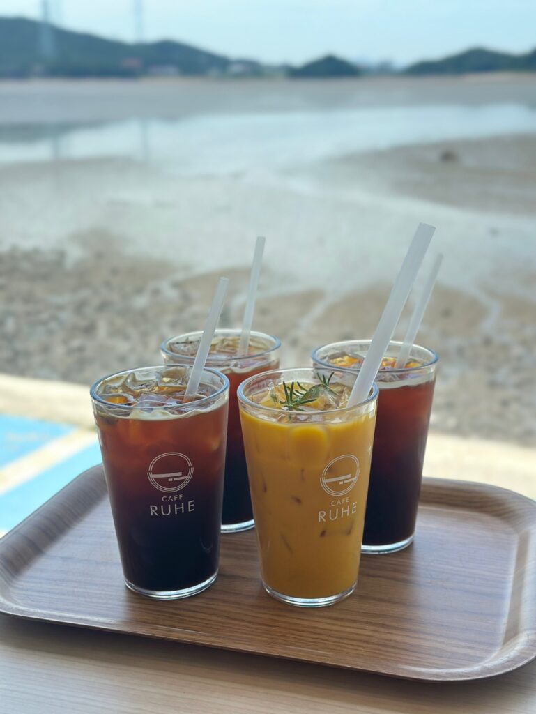 카페 루헤에서 주문한 음료들